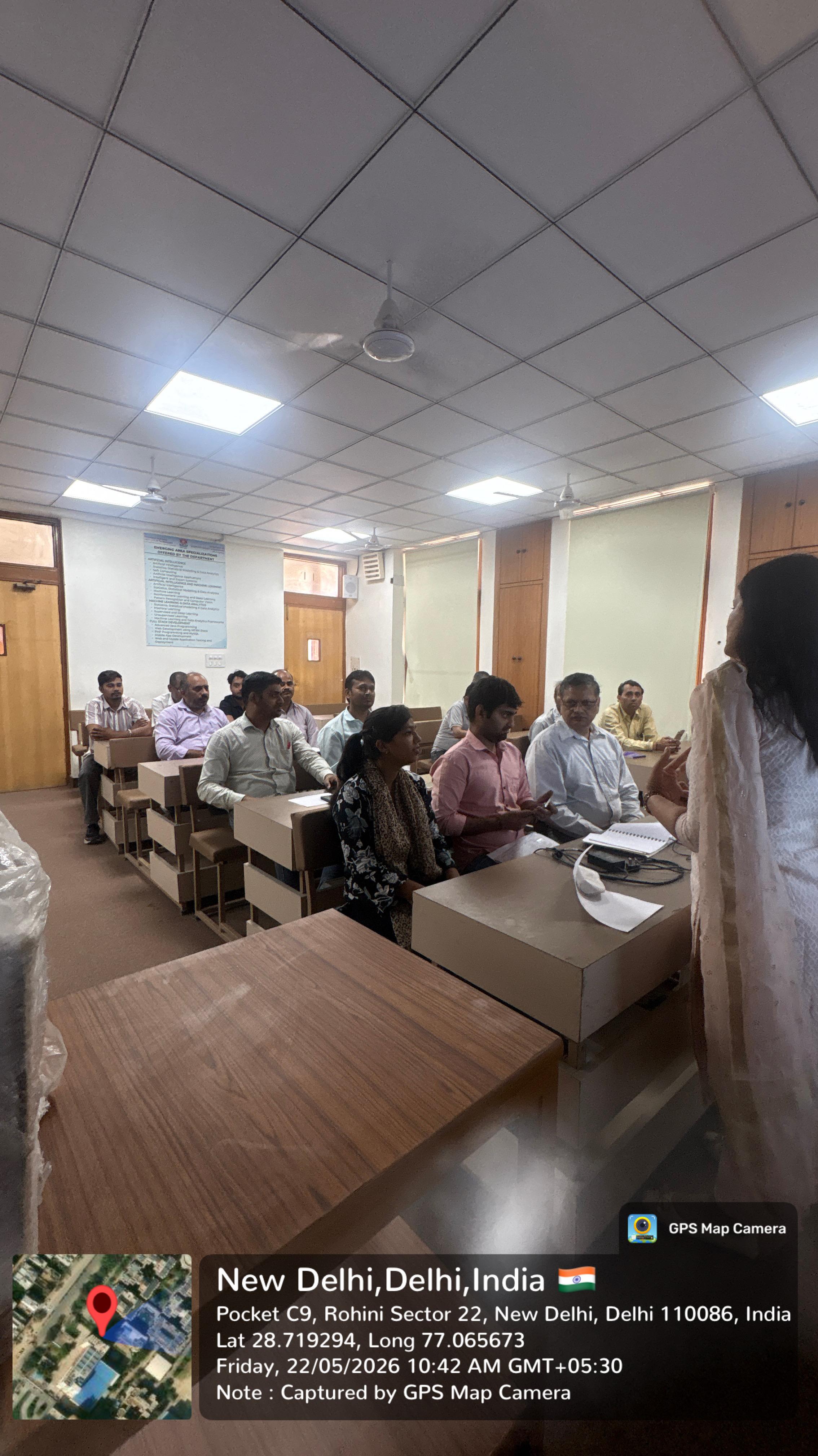 seminarroom127.jpg